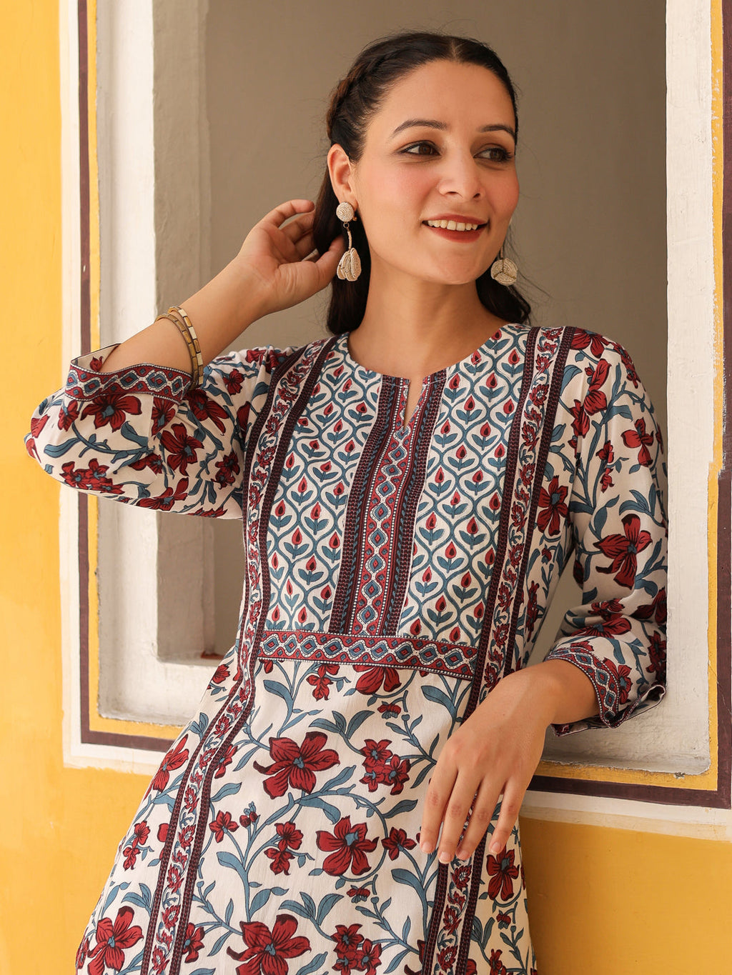 Women Floral Printed Mirror Work Kurta