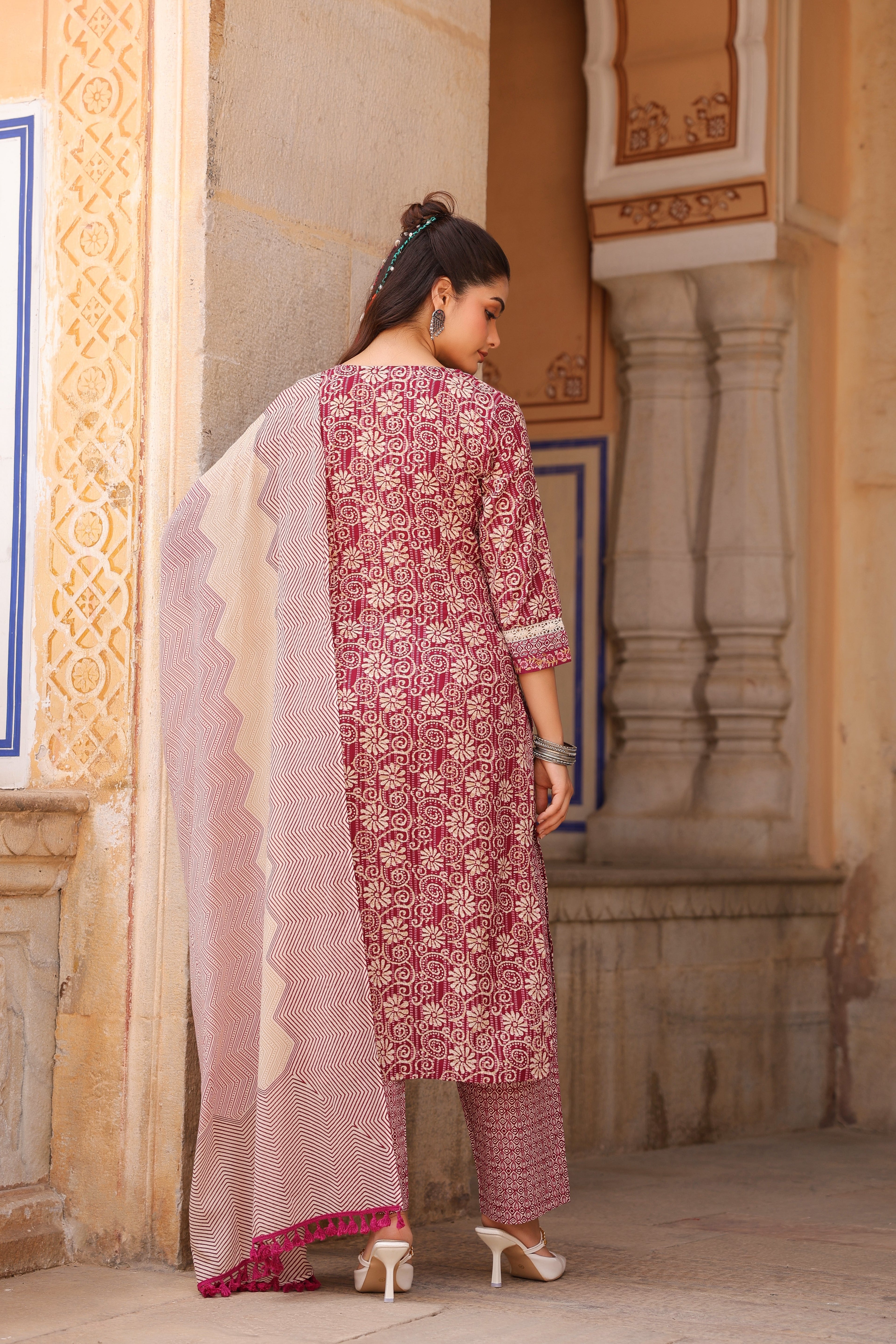 Women Floral Printed Regular Pure Cotton Kurta with Trousers & With Dupatta