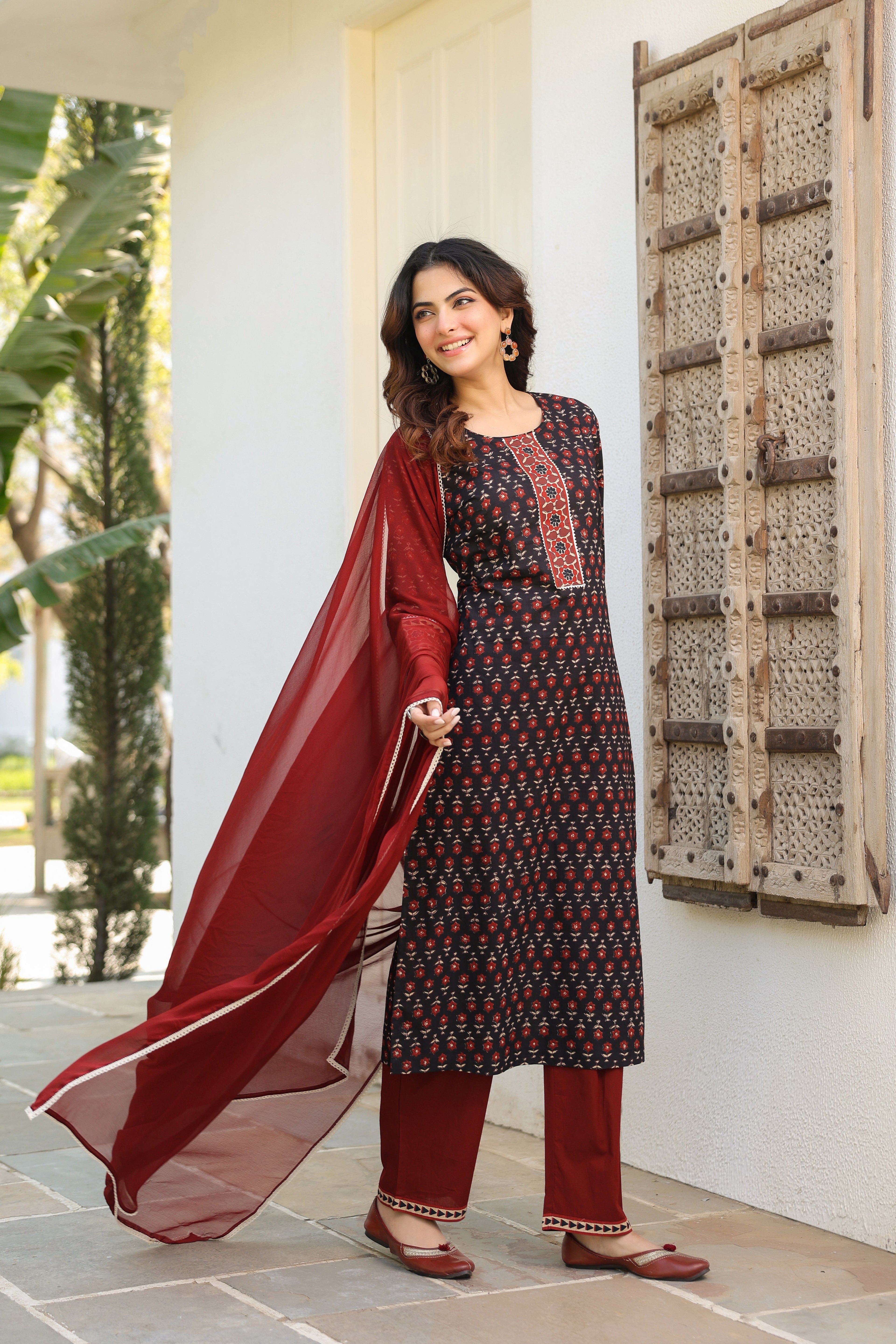 Women Ethnic Motifs Printed Regular Gotta Patti Pure Cotton Kurta with Trousers & With Dupatta