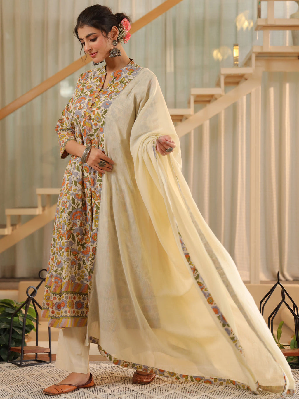 Women Floral Printed Regular Pure Cotton Kurta with Trousers & With Dupatta