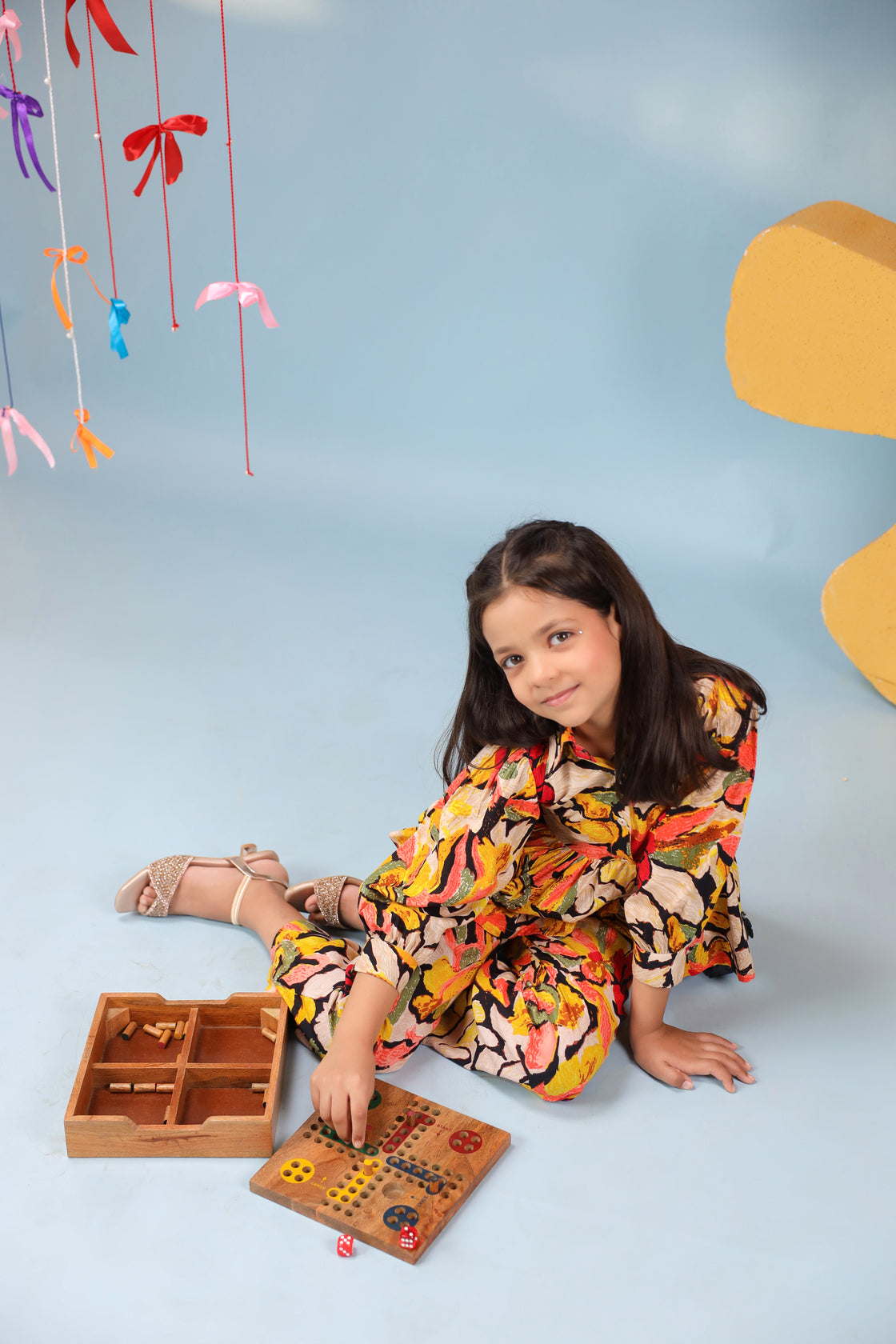 Girls Printed Three-Quarter Sleeves Top With Trousers