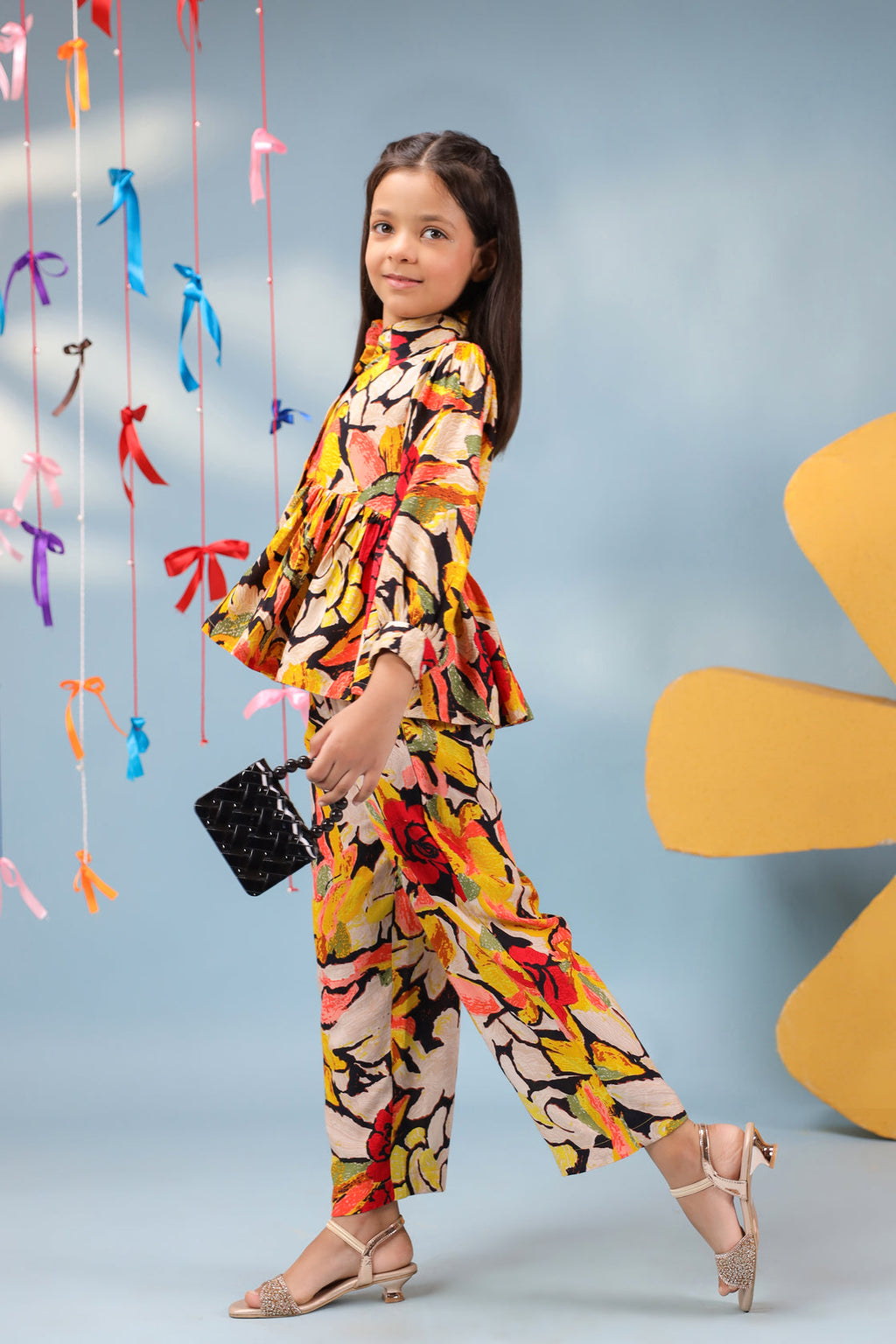 Girls Printed Three-Quarter Sleeves Top With Trousers