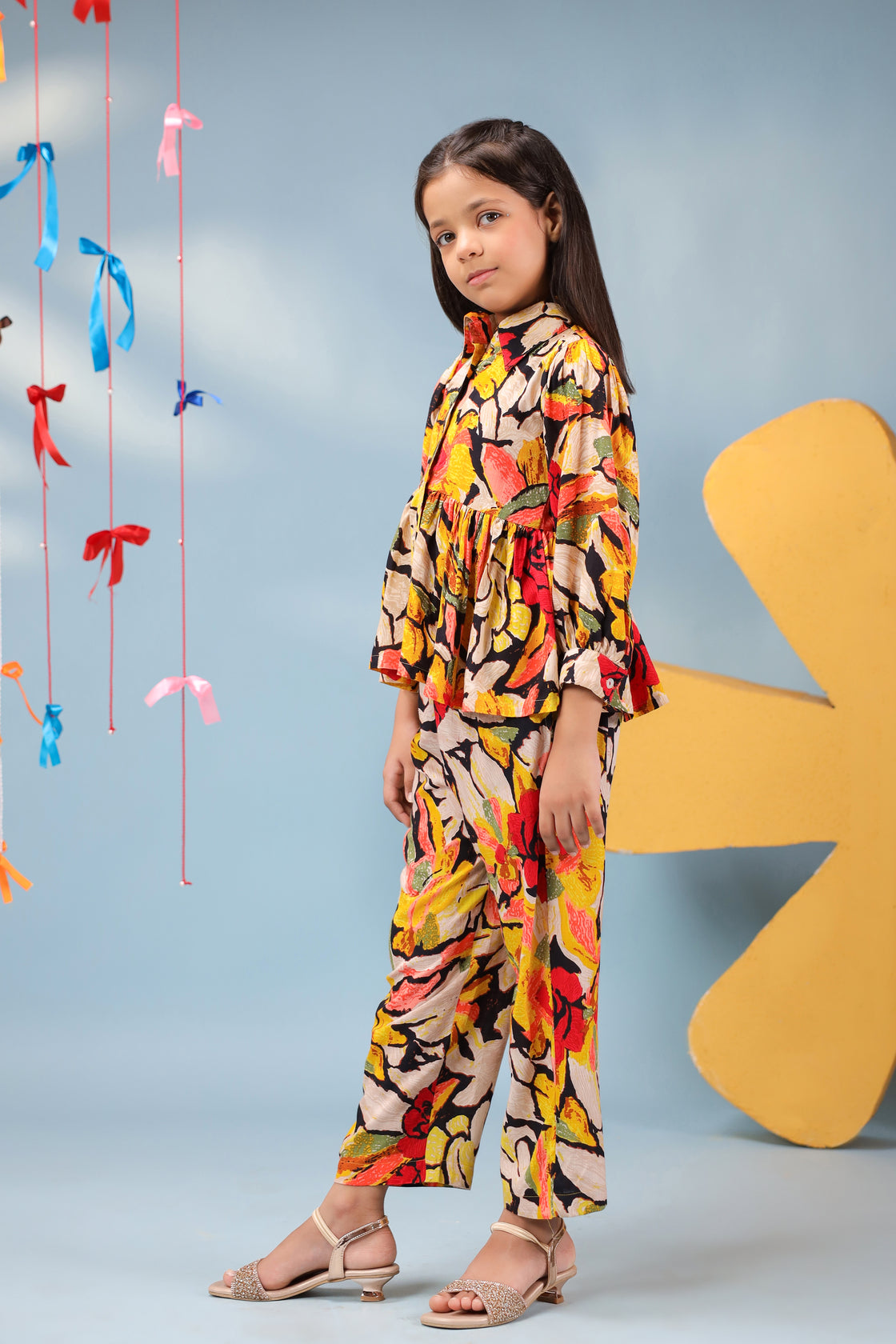 Girls Printed Three-Quarter Sleeves Top With Trousers