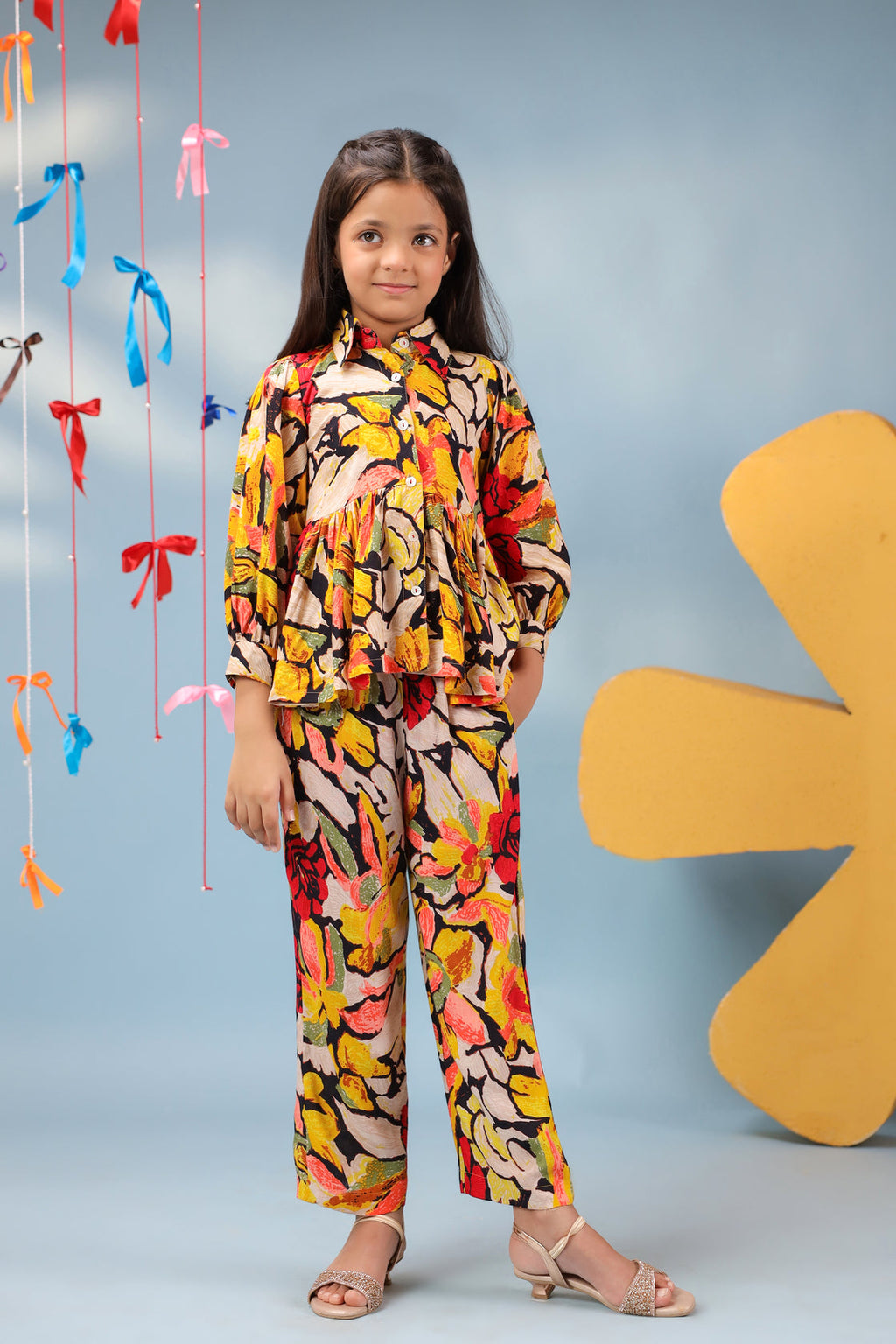 Girls Printed Three-Quarter Sleeves Top With Trousers