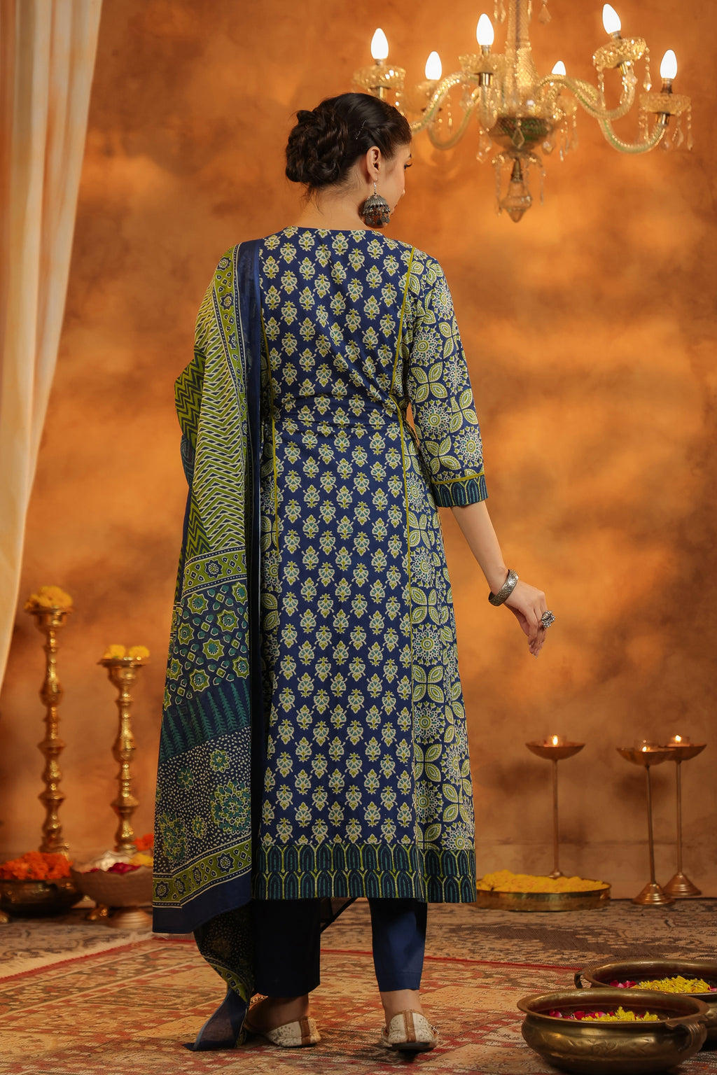 Women Ethnic Motifs Printed Regular Pure Cotton Kurta with Trousers & With Dupatta