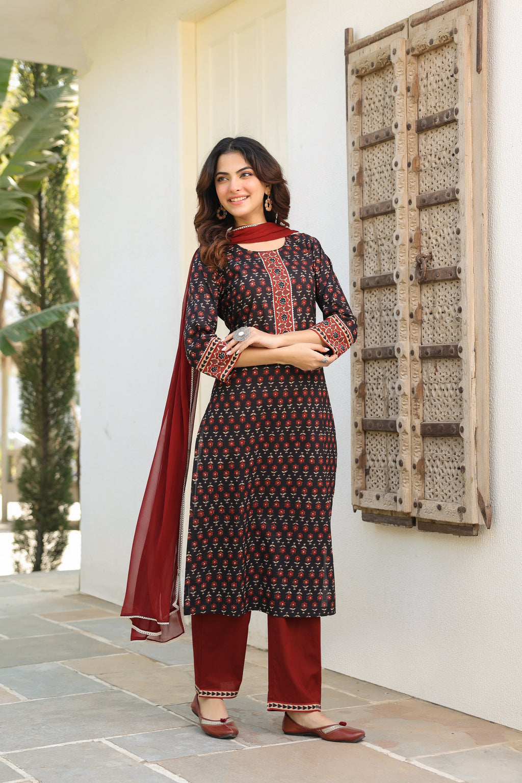 Women Ethnic Motifs Printed Regular Gotta Patti Pure Cotton Kurta with Trousers & With Dupatta