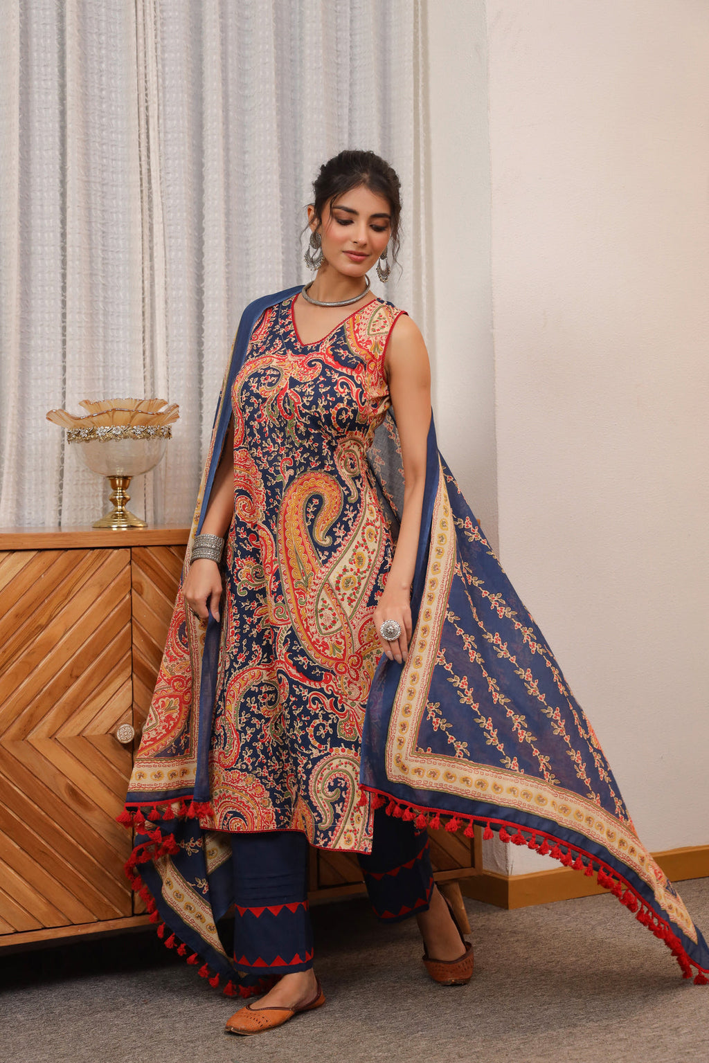 Women Ethnic Motifs Printed Regular Pure Cotton Top with Trousers & With Dupatta